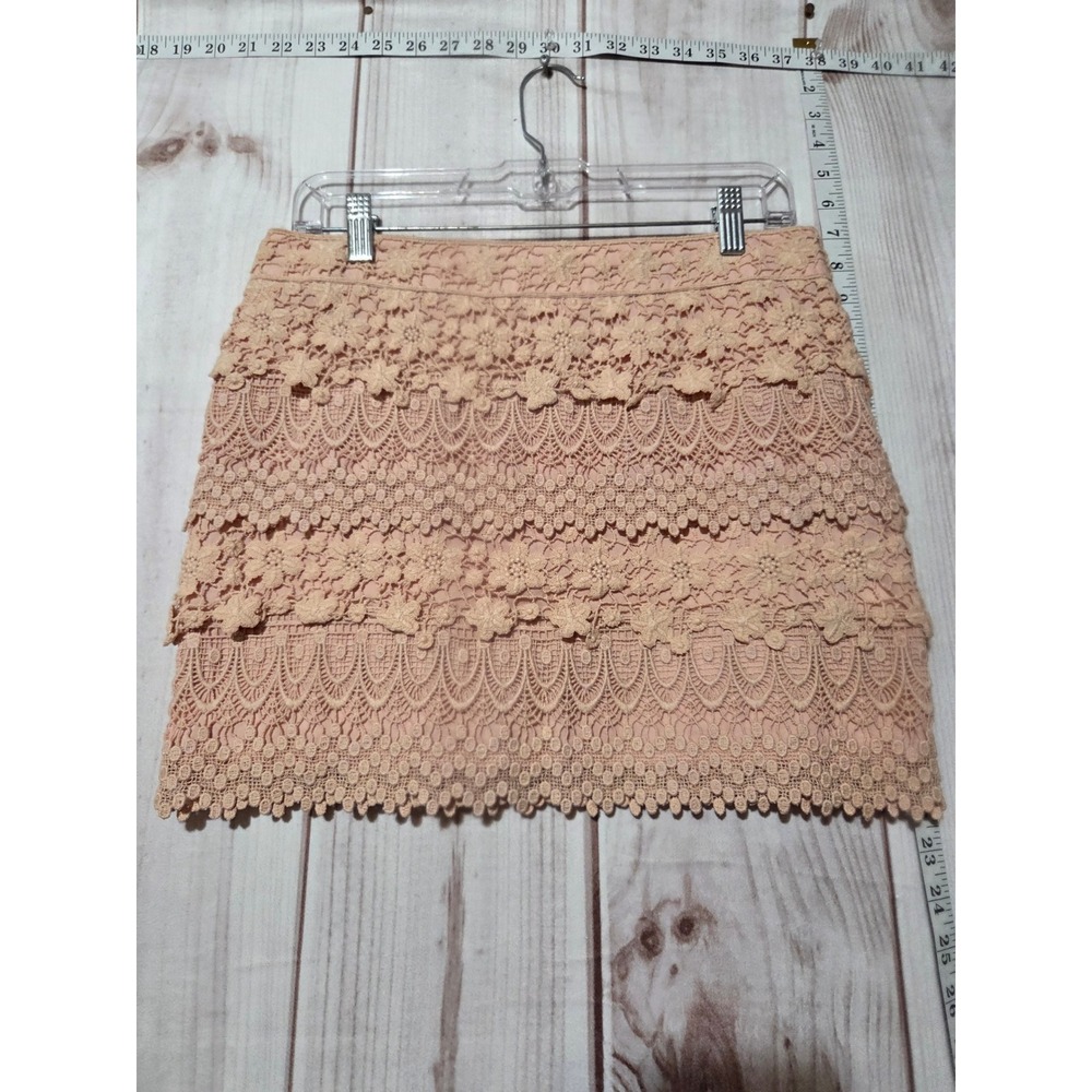American Eagle Outfitters Pink Lace Mini Skirt Ladies 2 Tiered Ruffle Crocheted